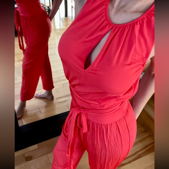 Vermillion belted jumpsuit - Picture 12 of 14